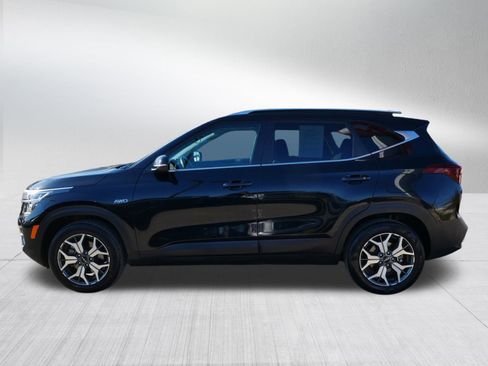 Certified 2023 Kia Seltos EX image 2