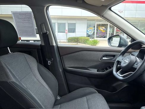 Used 2023 Nissan Rogue SV FWD image 15