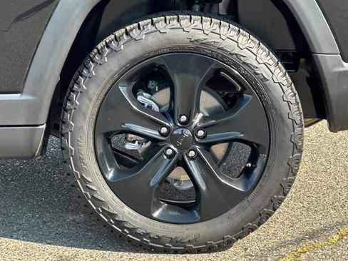 Used 2021 Jeep Compass Latitude w/ Sun and Sound Group AWD/4WD image 31