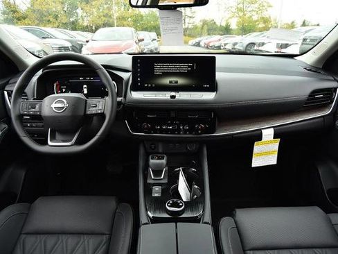 New 2026 Nissan Rogue Platinum image 8