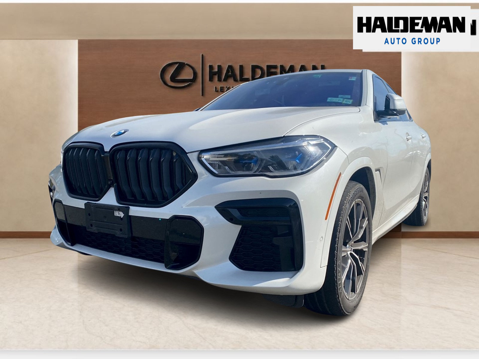 Used 2023 BMW X6 xDrive40i w/ Executive Package AWD/4WD image 2