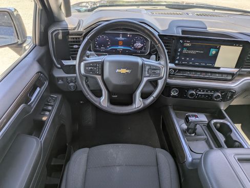 Used 2022 Chevrolet Silverado 1500 LT w/ Z71 Off-Road Package AWD/4WD image 15
