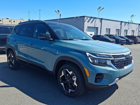 New 2026 Kia Seltos S AWD/4WD image 2