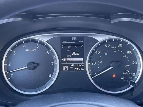 Used 2025 Nissan Versa S w/ Trunk Package image 24