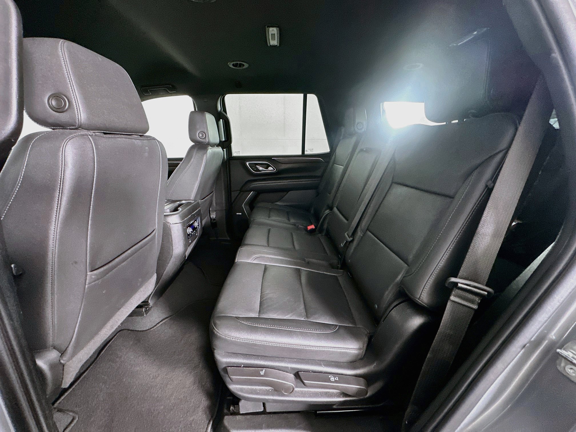Used 2023 Chevrolet Tahoe LT w/ Luxury Package RWD image 28