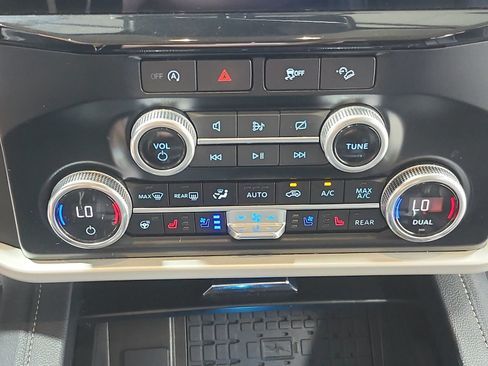 Used 2024 Ford Expedition Max XLT AWD/4WD image 35