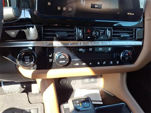 New 2026 Nissan Pathfinder Platinum image 13