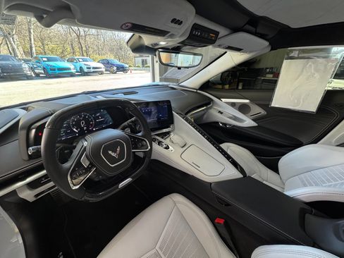 Used 2024 Chevrolet Corvette Z06 image 10