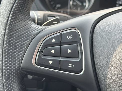 Used 2023 Mercedes-Benz Metris Passenger image 19