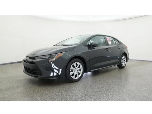 Used 2025 Toyota Corolla LE FWD image 23