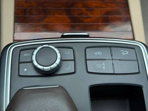 Used 2013 Mercedes-Benz GL 550 4MATIC image 20