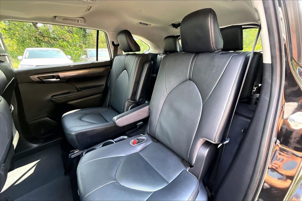 Used 2021 Toyota Highlander Limited w/ Protection Package #3 (TMS) AWD/4WD image 36