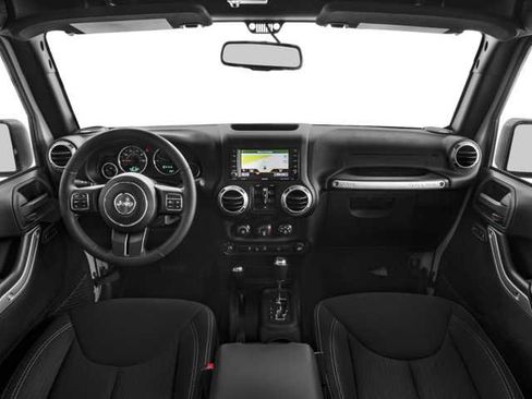 Certified 2017 Jeep Wrangler Unlimited Rubicon AWD/4WD image 5