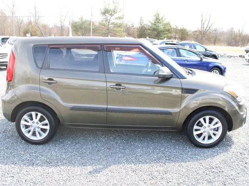 Used 2012 Kia Soul + FWD image 6