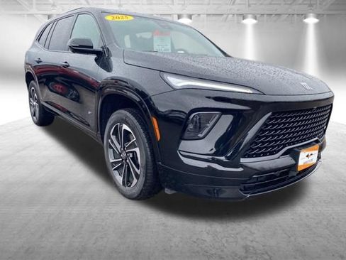 Used 2025 Buick Enclave Sport Touring AWD/4WD image 2