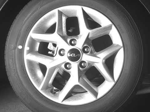 Used 2025 Kia Soul LX w/ LX Technology Package FWD image 15