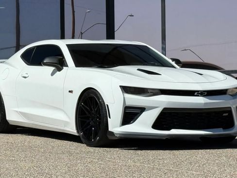 Used 2016 Chevrolet Camaro SS RWD image 17