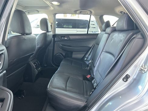 Used 2018 Subaru Outback 3.6R Limited image 36