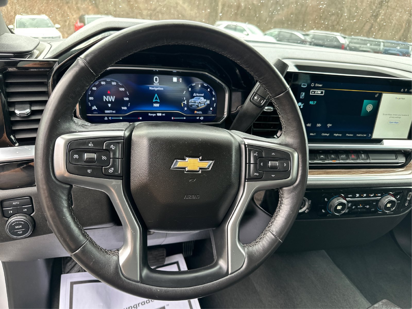 Used 2022 Chevrolet Silverado 1500 LT AWD/4WD image 18