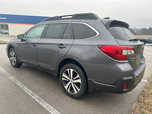 Used 2018 Subaru Outback 2.5i Limited image 3