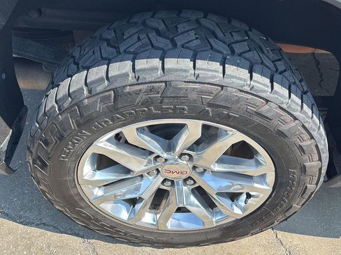 Used 2020 GMC Sierra 1500 SLT w/ SLT Premium Plus Package image 11