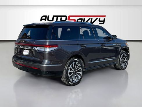 Used 2024 Lincoln Navigator Reserve AWD/4WD image 7