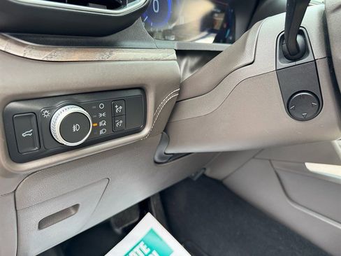 Used 2020 Ford Explorer Platinum w/ Premium Technology Package AWD/4WD image 14