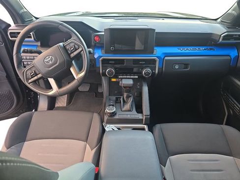 Certified 2025 Toyota Tacoma TRD Off-Road image 9