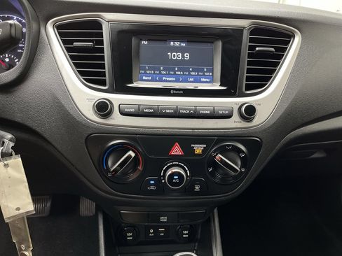 Used 2020 Hyundai Accent SE FWD image 14