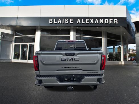 Used 2026 GMC Sierra 2500 Denali Ultimate AWD/4WD image 4