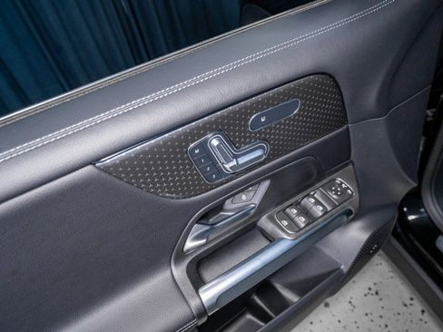 New 2026 Mercedes-Benz GLB 250 image 11