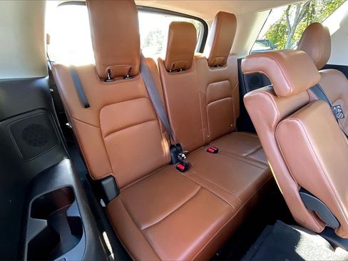 Used 2024 Nissan Pathfinder Platinum w/ Cargo Package image 28