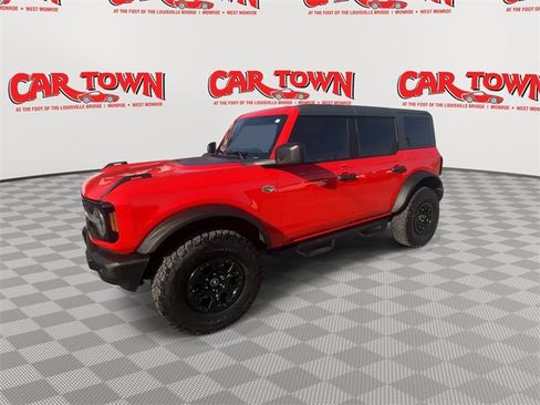 Used 2022 Ford Bronco Wildtrak image 4