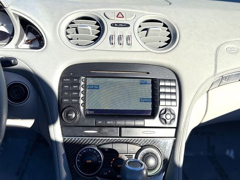 Used 2008 Mercedes-Benz SL 55 AMG w/ P1 Pkg image 17