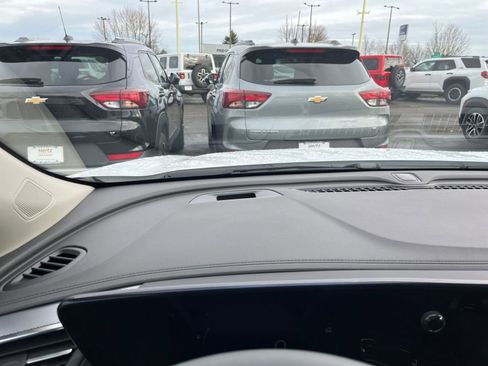 Used 2025 Buick Encore GX Preferred image 32