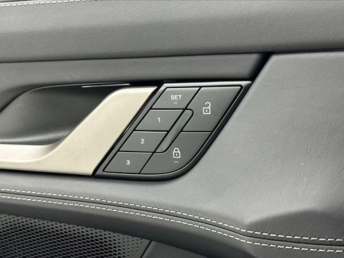 Certified 2025 Porsche Taycan Turbo image 28