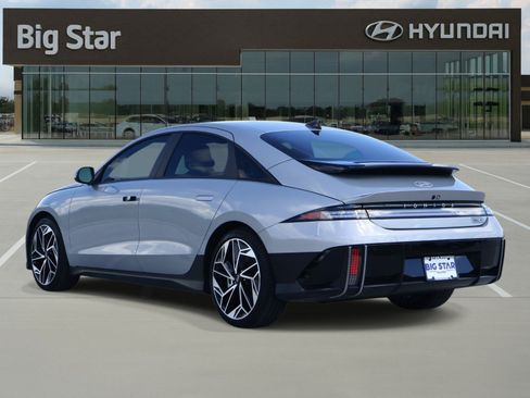 Used 2025 Hyundai Ioniq 6 SEL RWD image 3