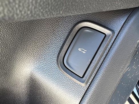 New 2026 Chevrolet Equinox LT w/ Convenience Package II FWD image 29
