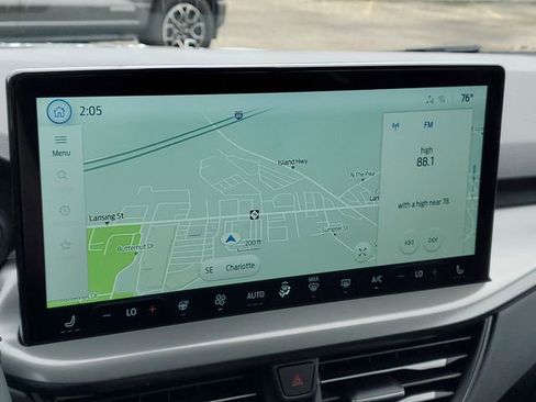 New 2025 Ford Escape SE w/ Class II Trailer Tow Package image 23