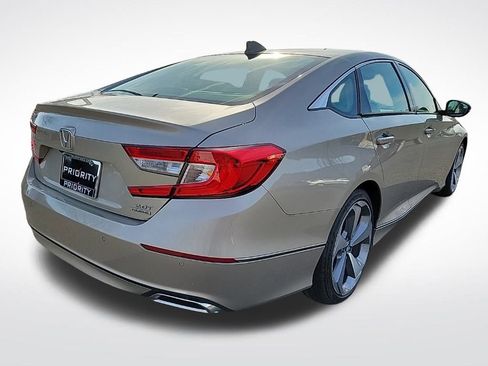 Used 2018 Honda Accord Touring image 5