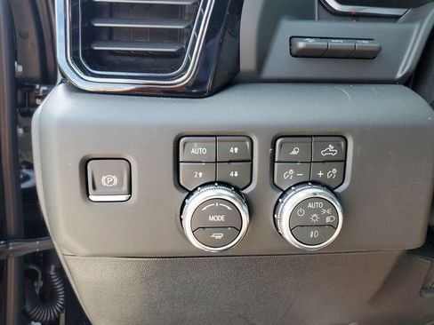 New 2026 GMC Sierra 2500 AT4 w/ AT4 Premium Plus Package AWD/4WD image 31