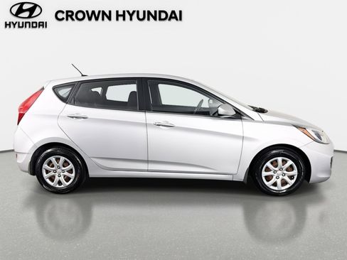 Used 2012 Hyundai Accent GS image 4
