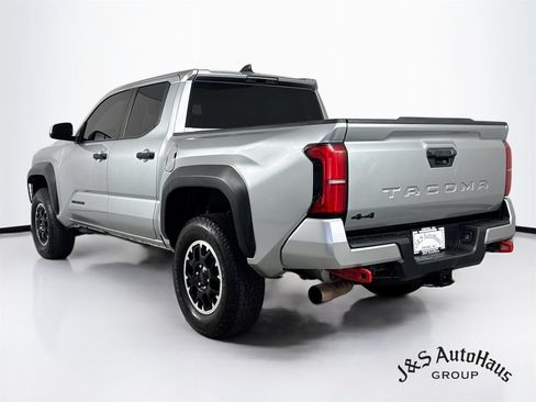 Used 2024 Toyota Tacoma TRD Off-Road AWD/4WD image 5