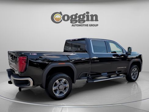 Used 2025 GMC Sierra 2500 SLT w/ SLT Premium Package image 18