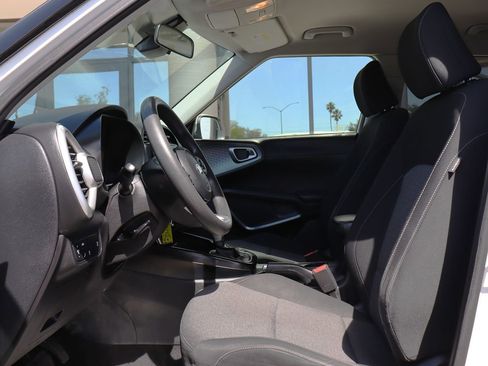 Used 2021 Kia Soul S image 37