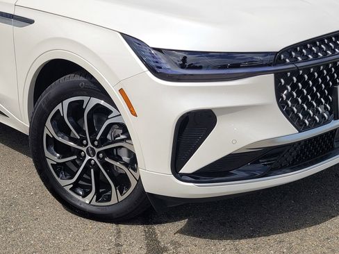 New 2026 Lincoln Nautilus Reserve AWD/4WD image 6