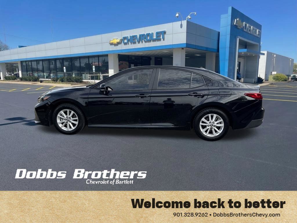 Used 2025 Toyota Camry LE FWD image 4