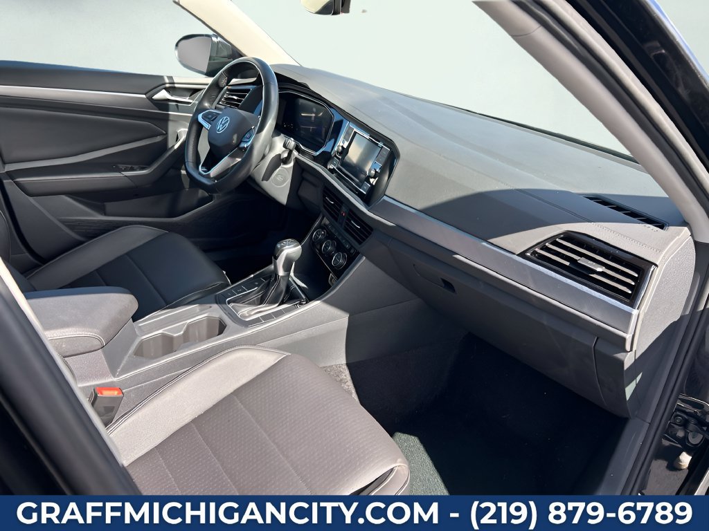 Used 2024 Volkswagen Jetta SE FWD image 25