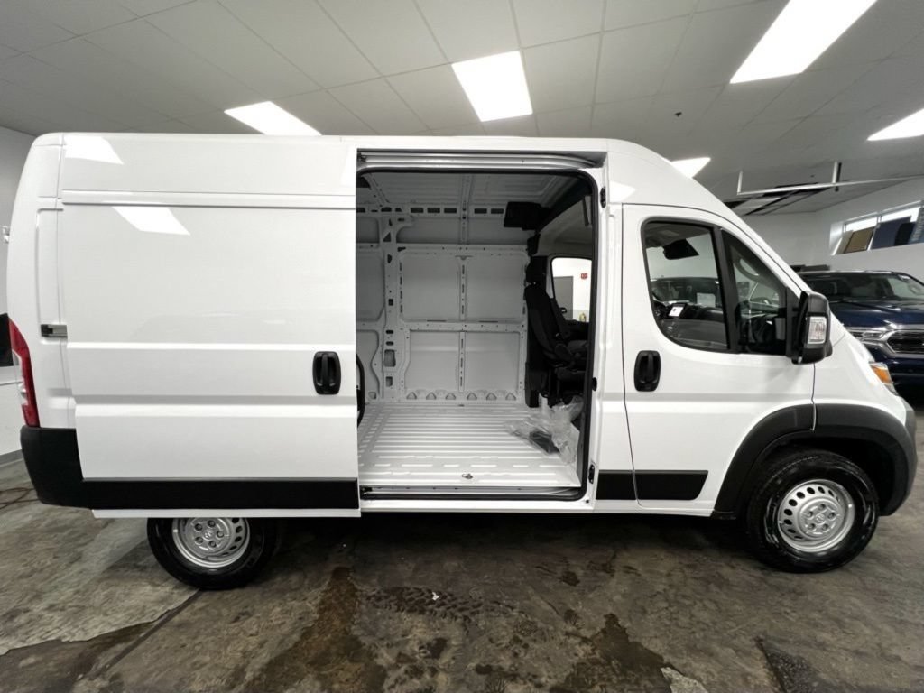 Used 2024 RAM ProMaster 1500 w/ Convenience Group FWD image 11