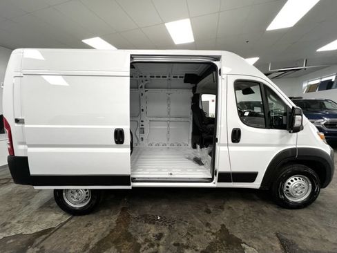 Used 2024 RAM ProMaster 1500 w/ Convenience Group FWD image 11